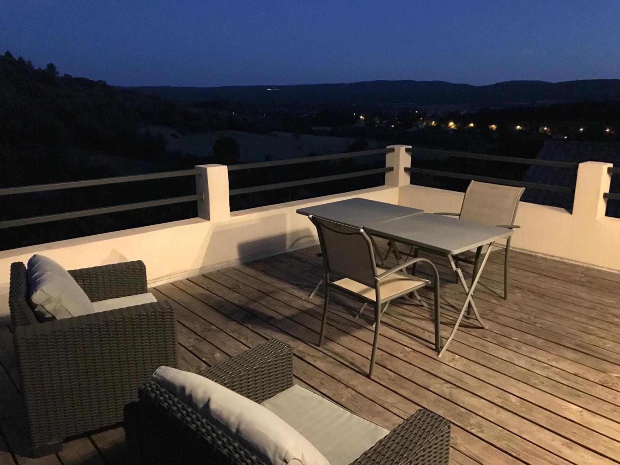 Studio Au Calme, Grande Terrasse Avec Vue Vallee Ginasservis Εξωτερικό φωτογραφία